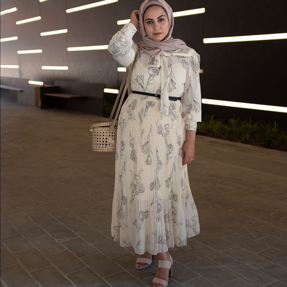 Summer dress - Picture 2 of 2